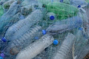 Itt a megoldás, a tengervízben lebomló műanyag